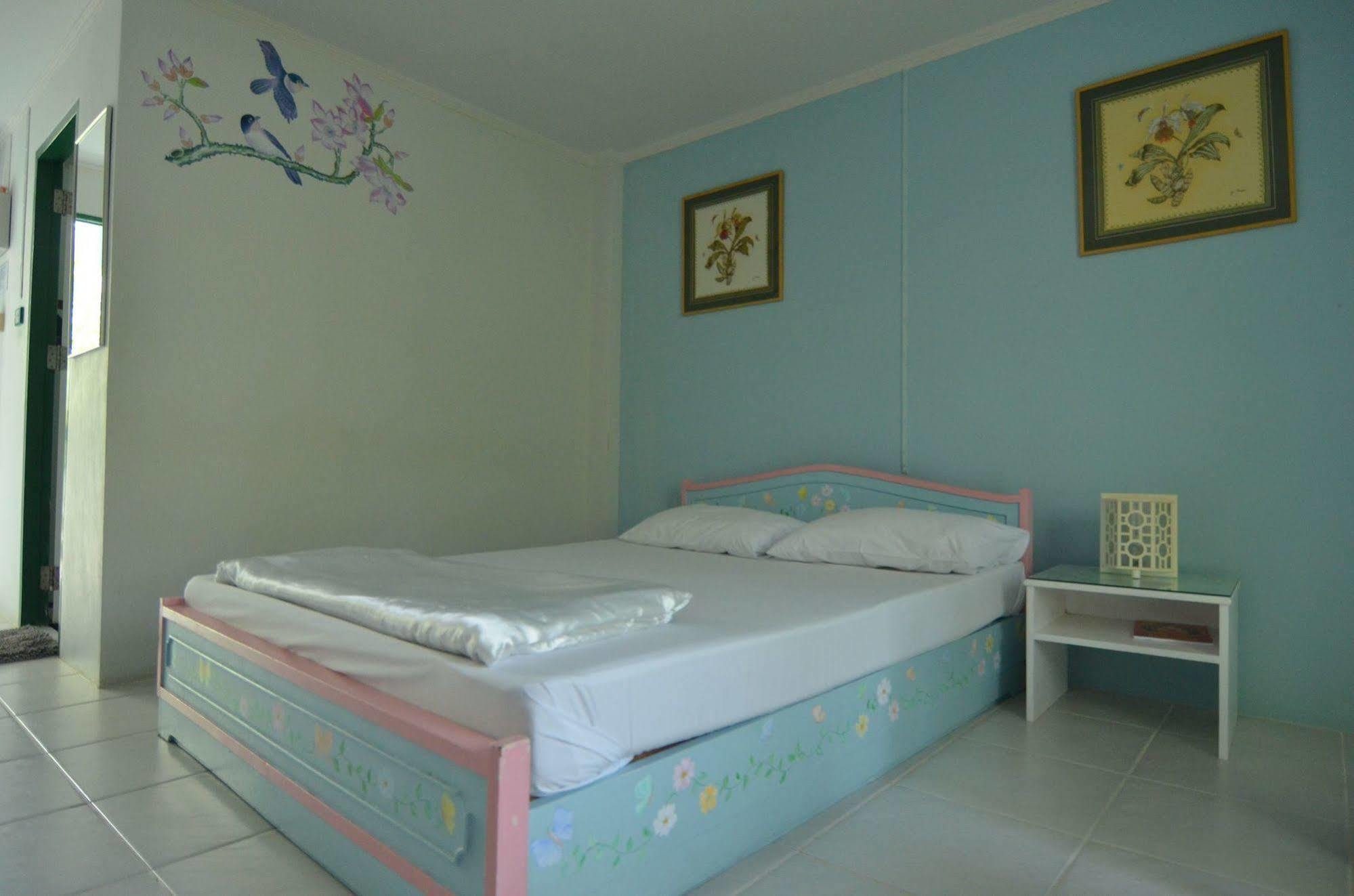Makmai Villa - Rayong Kültér fotó
