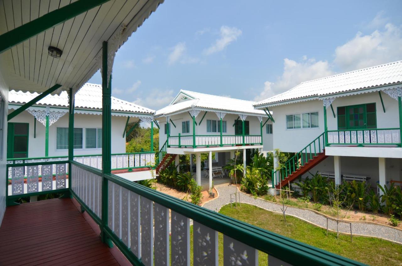 Makmai Villa - Rayong Kültér fotó